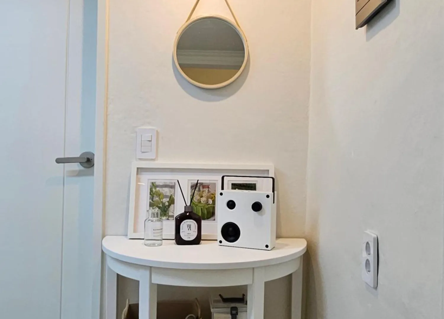 1-Minute From Mangwon Market, Cozy Accommodation With 3 Queen Beds, Near Hangang Park Szöul Apartman