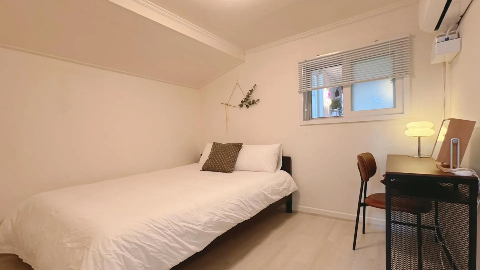 1-Minute From Mangwon Market, Cozy Accommodation With 3 Queen Beds, Near Hangang Park Szöul Dél-Korea