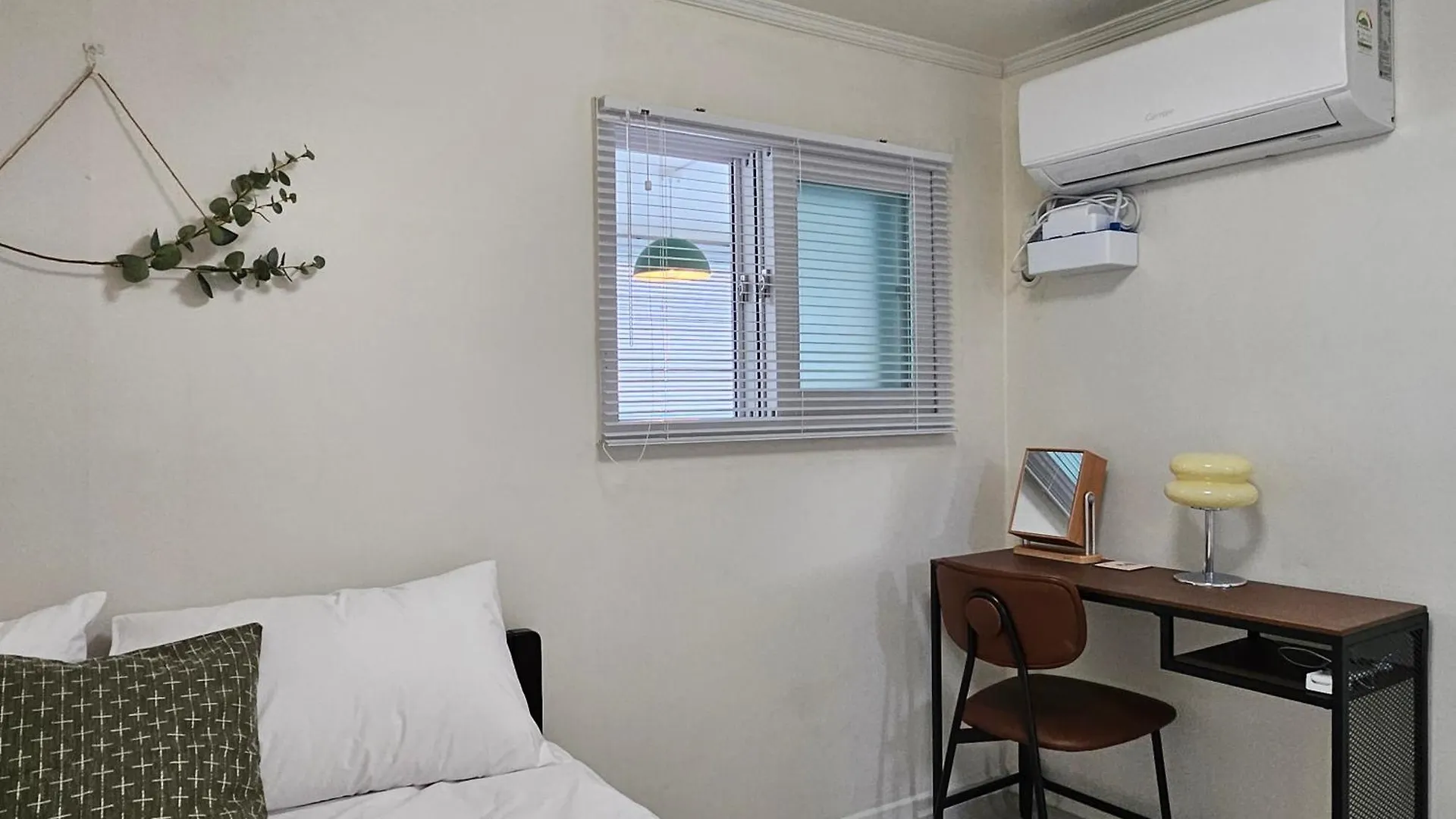 Appartement 1-Minute From Mangwon Market, Cozy Accommodation With 3 Queen Beds, Near Hangang Park Seoel Zuid-Korea