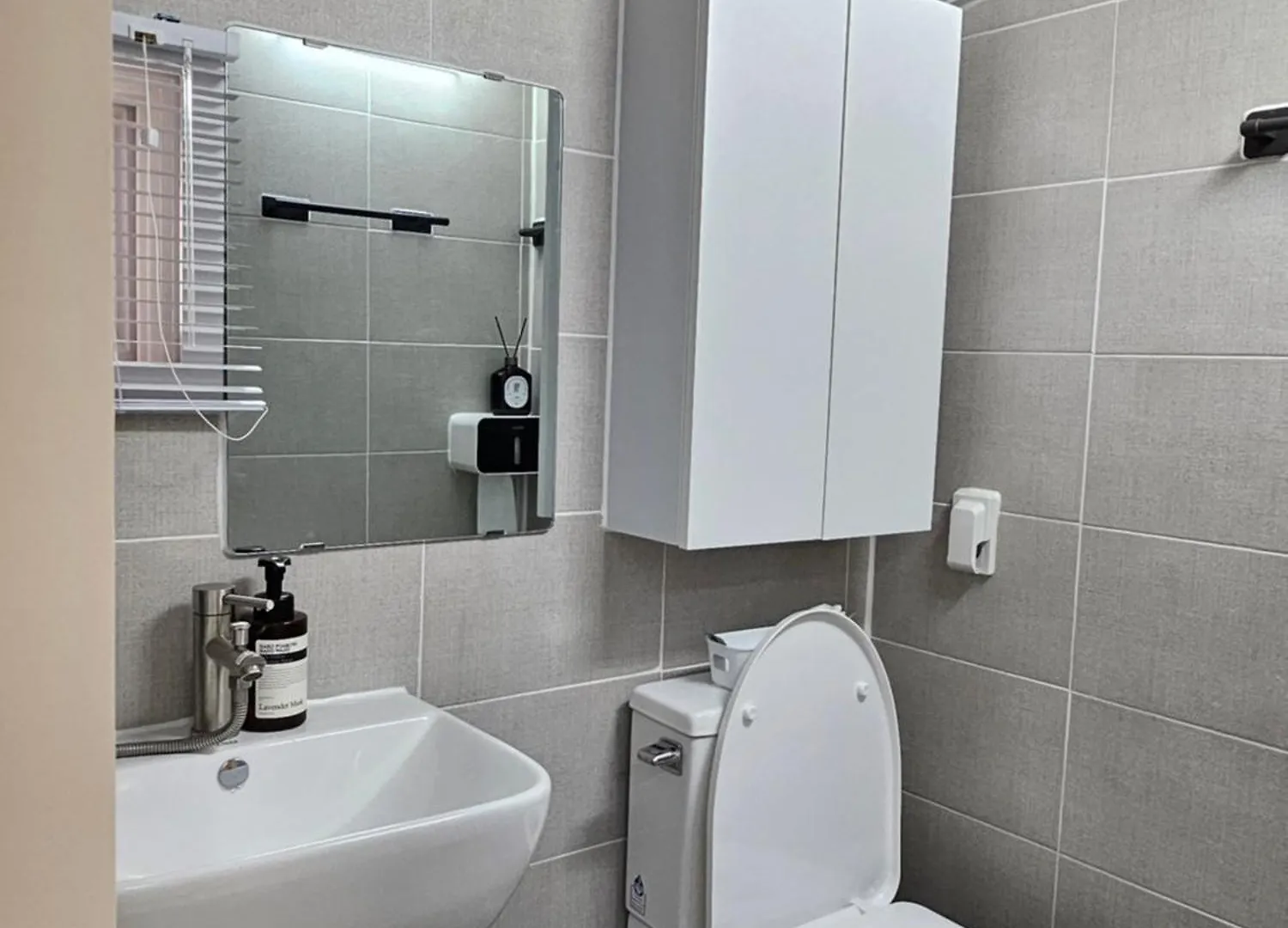 1-Minute From Mangwon Market, Cozy Accommodation With 3 Queen Beds, Near Hangang Park Seoel Zuid-Korea
