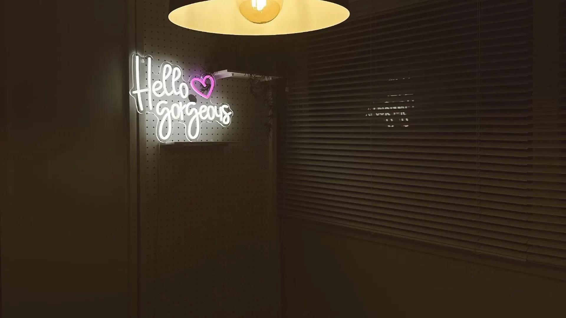 1-Minute From Mangwon Market, Cozy Accommodation With 3 Queen Beds, Near Hangang Park Seoul